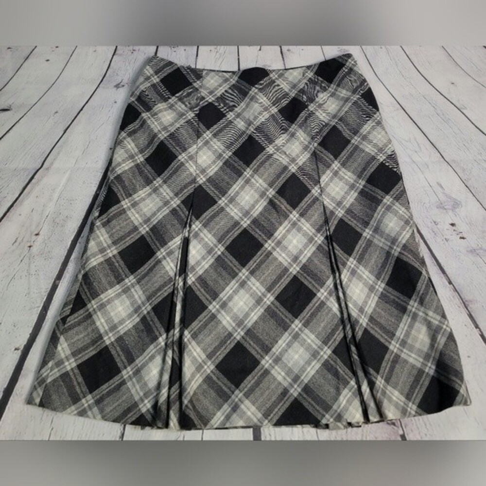 AK anne klein 100% Worsted Wool Pleated Skirt size 8